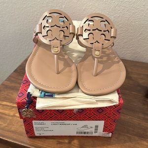 Tory Burch Miller leather sandal- Light Makeup
